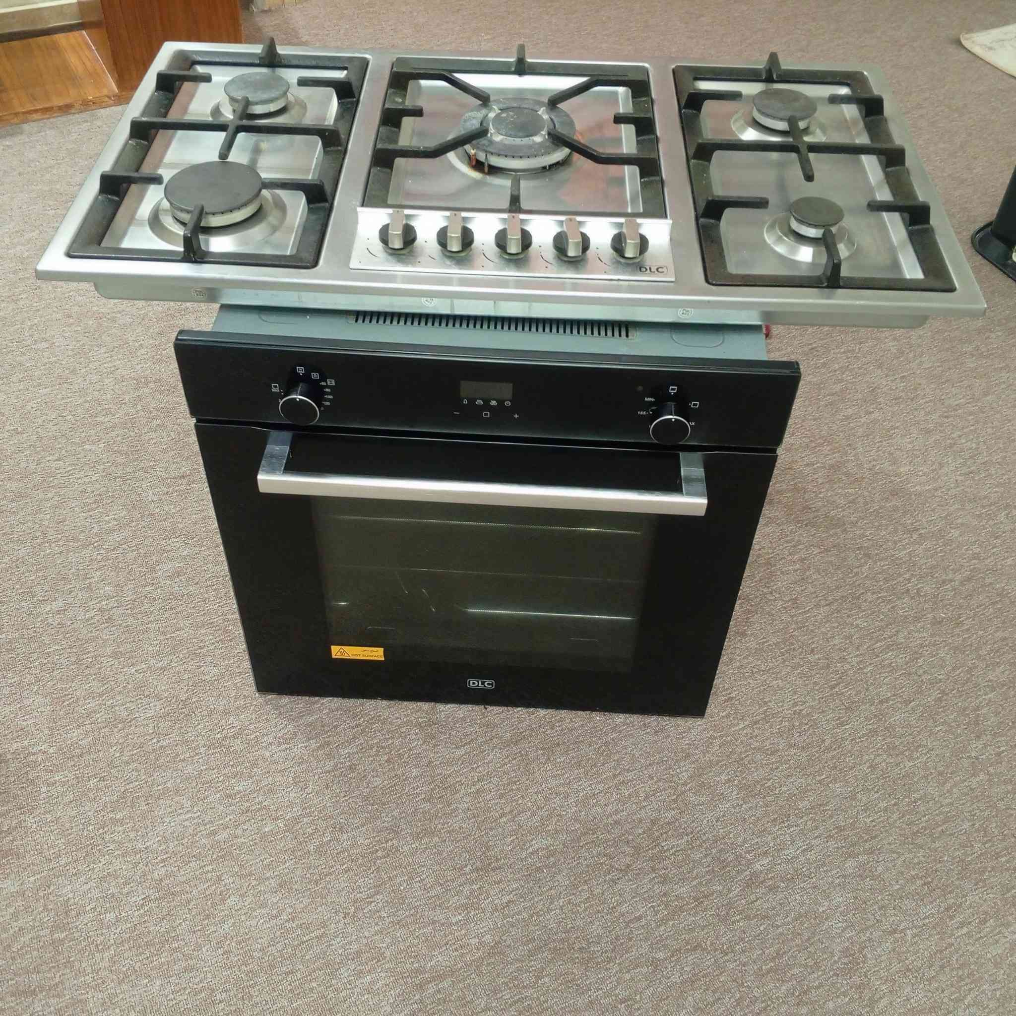 السلام عليكم طباخ منضدي مع فرن
DLC  ماركه اخو الجديد احلى من الصوره السعر 650 وبي مجال قليل وغساله سامسونج. اوتو ماتيك ألسعر 550 جديده مستخدمه جدا قليل للتواصل او الاتصال ***********
