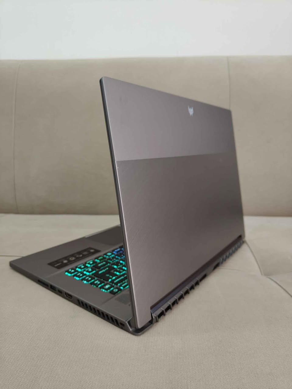 بەرهەمێکی زۆر تایبەت و ناوازە بۆ کاری هەندەسی و گەیمینگ و دیزاین.ئەم بەرهەمە بەتەواوی وەک نوێیە %100.
ڕەقەم تەلەفون:***********
واتسئەپ و ڤایبەر و تیلیگرامیشی لەسەرە ئەو ڕەقەمەس سەرەوە ☝️
گەیاندنمان هەیە 😀
_____
منتج خاص جدا و جمیل للاعمال الهندسي والالعاب والتصمیم.هذا منتج مثل جدید تماما %100.
اکو توصیل 😀

ACER PREDATOR TRITON 500 SE (16Inch 2.5K 165Hz)

CORE i7 11800H 8CORE 11TH GEN
NVIDIA RTX 3060 6GB GDDR6 DEDICATED 
16GB RAM DDR4 3200MHz SD-RAM
512GB SSD NVME PCIE GEN 4 X4
WQXGA 2.5K SCREEN 165Hz/3Ms  WITH %100 sRGB
16INCH 16:10 IPS DISPLAY 500NIT 2560X1600R
FASTEST WIFI 6 + BLUETOOTH 5.1 /THUNDERBOLT 4
HDMI 2.1SUPPORT / TYPE-C CHARGING SUPPORT
FINGERPRINT READER / POWERFULL 99.9Whr BATTERY
4ZONE RGB KEYBOARD BACKLIGHT CHICKLET
SD CARD READER / 2 X TYPE C PORT
WINDOWS 11 AND WINDOWS 10 ORIGINAL

LAPTOP + ORIGINAL CHARGER + bag 💼
PRICE :1,050,000 حلبجة, السليمانية
