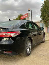 وعيدكم مبارك للبيع كامري هايبرد موديل ٢٠٢٠ le لون اسود حادث فقط صندوق ...