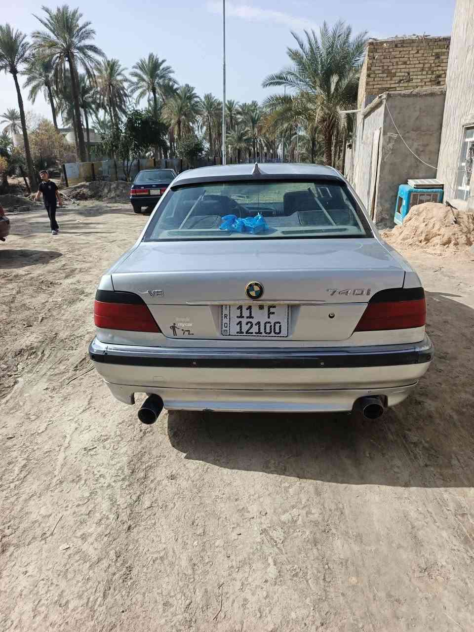 سلام عليكم البيع بي ام خفاش موديل 96 محدثه 2000 رقم بغداد بسمي مكفوله من اي ضربه  مكينه وكير وحداديه وتخم تاير وتبريد خير من الله 740 اصل مكينه 8 ستوني شاده السعر 62 وبيه مجال مكانه كوفه جسر ام عباسيات *********** بيع مستعجل
