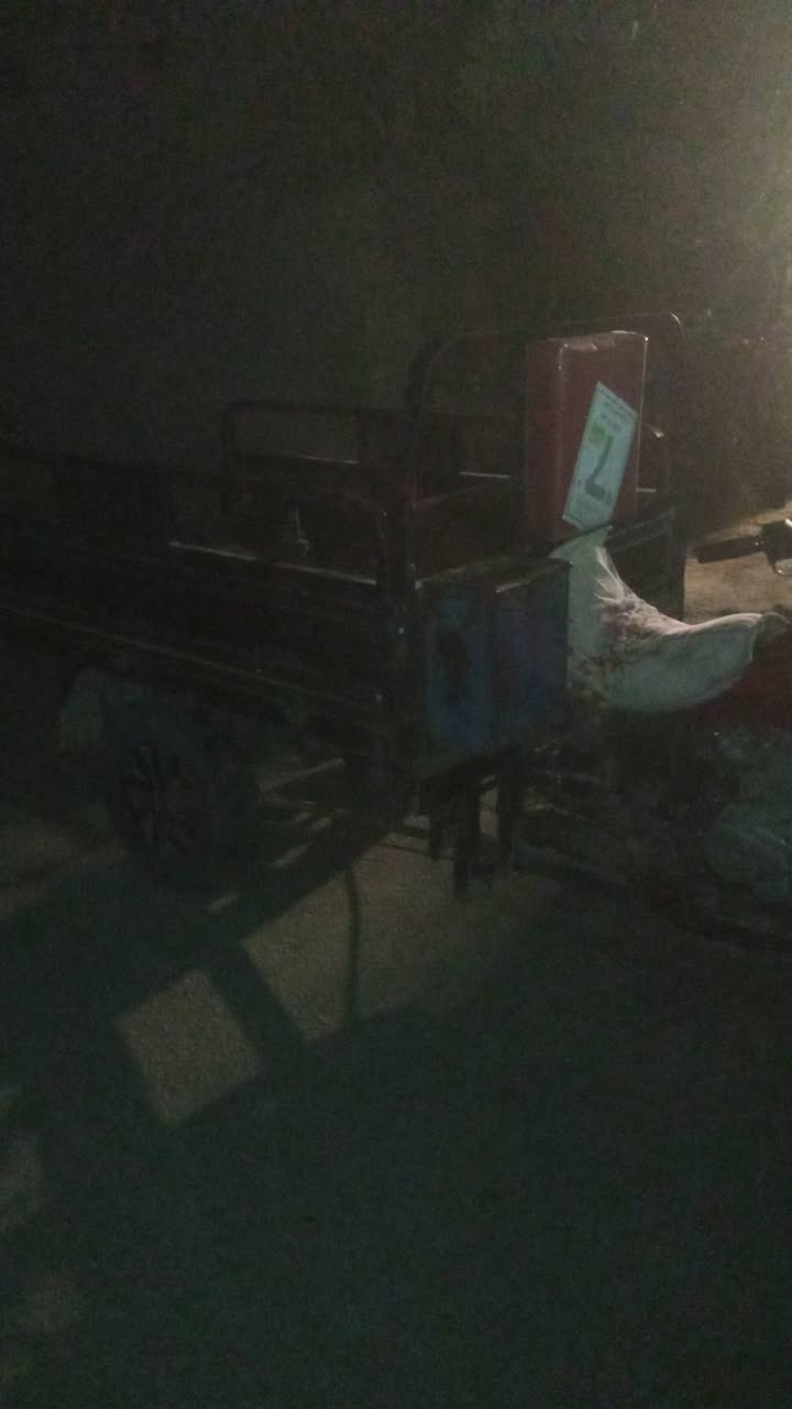جمرةللبيع كلك كلك مكفولة من السرقة كهربائيات شغالة بدي تصليح جديد بس نقص باب ستوته خير من الله السعر 650وبيها مجال النجف ناحية الحرية***********
