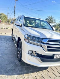 تويوتا لاندكروز 2019 شركة ساز باب اول  جديدة جداا كفالة عامة من صبغ وت...