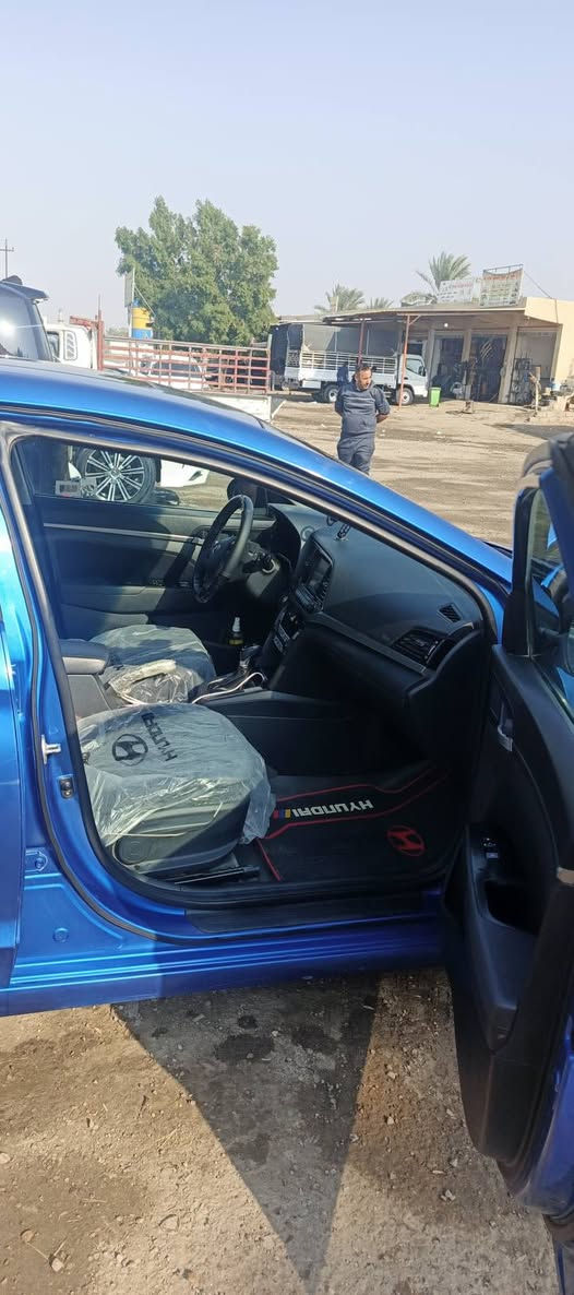 السلام عليكم ورحمة الله
النترا 2017 فول مواصفات, 1/1
بصمة 
فتحة 
تحكم ستيرن 
 كشن كهربائي 
تدفئة كشنات 
مانع انزلا 
حساسات خلفية وامامية وجانبية 
الوضعيات 
سبورت 
وايكو 
ونورمل 
السيارة خير من الله سنويتها ل 2030بأسمي 
وارد امريكي حادث جاملغ وبابين صفحة سايق بدون دواخل وبدون ايرباك ابيعلك صبغ حزام 
السعر مناسب 118 وبيها  مجال بسيط لشراي 

رجائاً مو شراي وتحب سوالف لتخابرني 

***********
