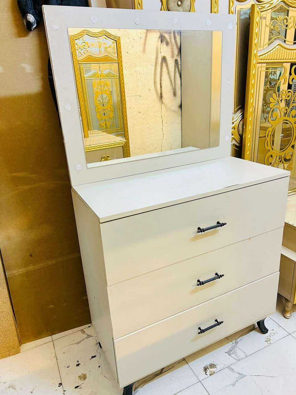 غرفه نوم تركي 🇹🇷 
5 قطع ابواب نضافة 90 💯 
سعر 500 مع شد ونقل مجاني


**إذا كنت صاحب هذا الإعلان وتريد حذفه لأي سبب، رجاءا أرسل رسالة إلى الدعم الفني**