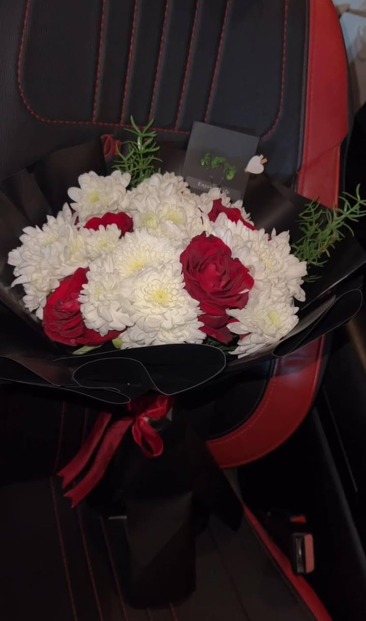 لان البكرلي وناسها الطيبين تستاهل كل الخير
نعلن لكم عن افتتاح متجر 2/14 المتخصص ببيع الزهور الطبيعيه والهدايا ولعب الاطفال ،
تنسيقات حسب الطلب وبمختلف الوان الزهور الطبيعيه ،
العاب اطفال لمختلف الاعمار 
دبب اشكال واحجام مختلفه 
اكسسورارات
ساعات بضمان حقيقي 
نظارات 
واكثر من هذا راح تلكوه بمتجركم 2/14 
العنوان :-البكرلي/قرب مستشفى الضامن 
هاتف /واتساب :- ***********
@إشارة @الجميع
