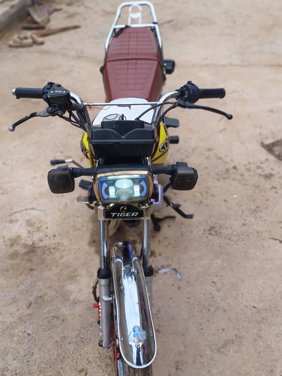 سلام عليكم دراجه تايكر مكفوله اوراق مديل 23 نضيفه لي يراسلني0777 868 9360
