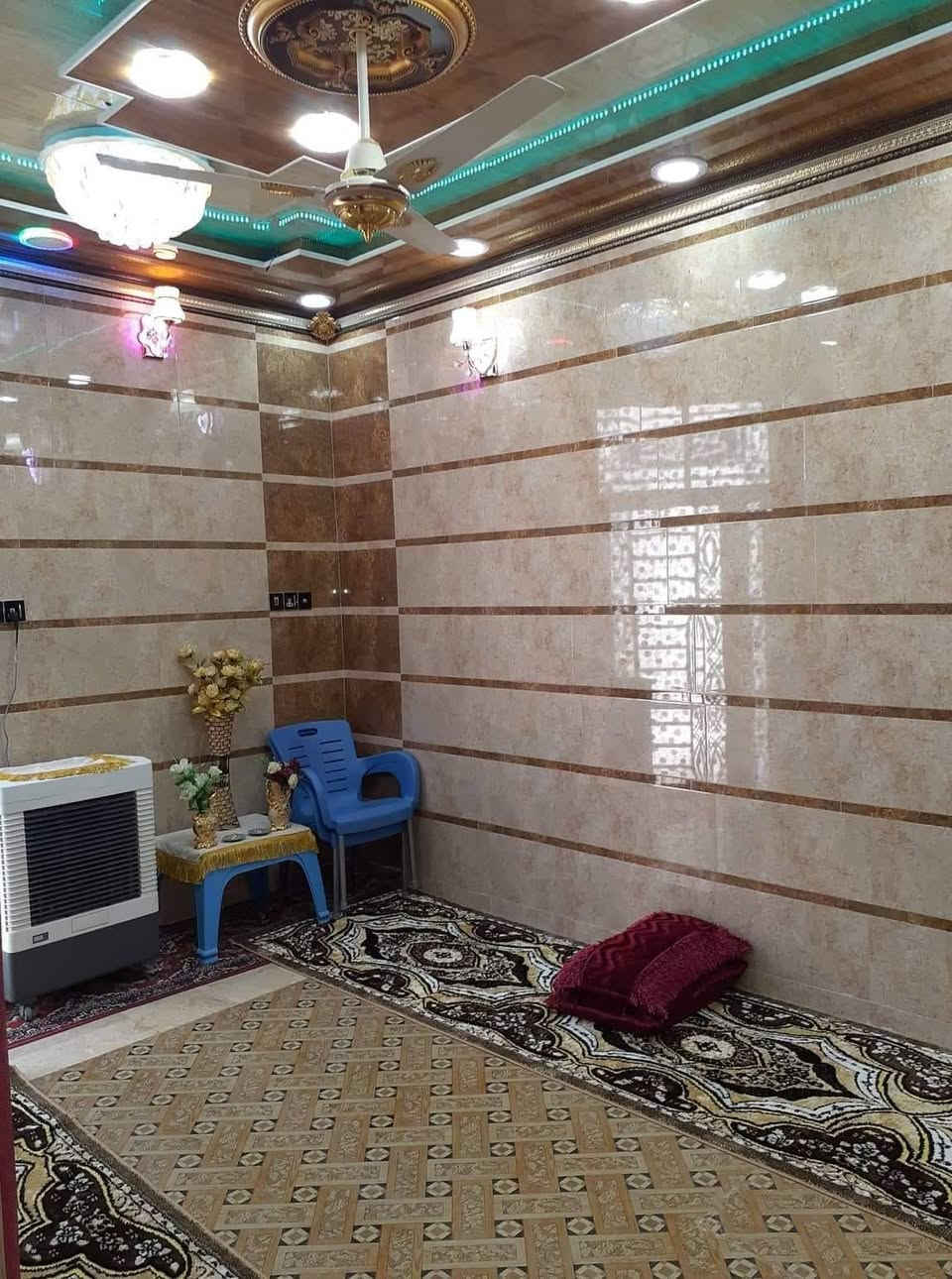 يا الله بيت للبيع المساحه 100 متر حي ميسان قطاع 24 طابقين الطابق الاول غرفه وصاله واستقبال ومطبخ صحيات خارجيه وداخليه طابق الثاني غرفتين وصاله وصحيات شغل درجه اولى شغل جنايه السعر 130 مقابل للتفاوض الاستفسار مراجعه مكتب بركات اهل البيت ***********
