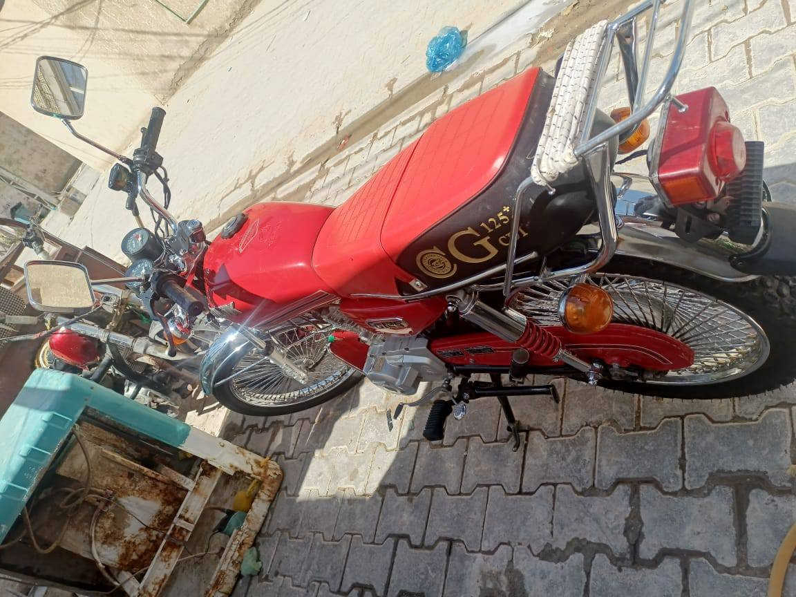 اربعة كير للبيع مديل 2023جديدة مرقمة سنوية ه***********
