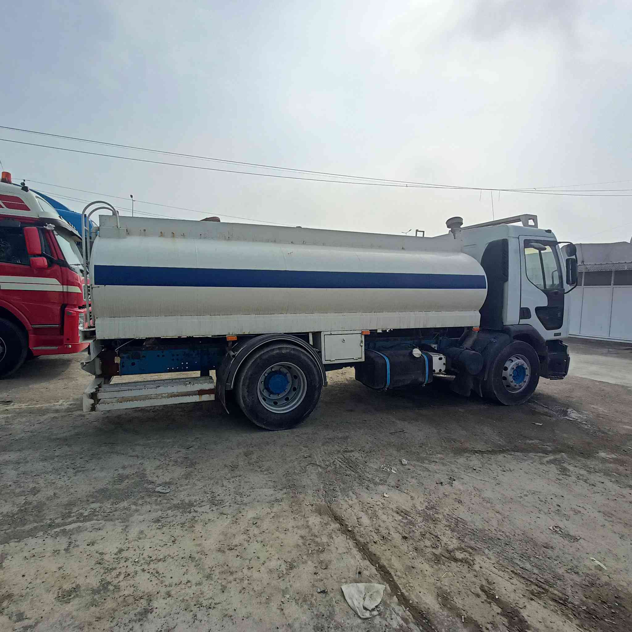 رينو بم ونوزل كير عادي 4×4 تك قمارا شاصي بلادي طويل مكفوله من الصبغ كير محرك شرط شاصي مكفول رقم وسنويه جديد حصة كاز كركوك تانكي (11) الف لتر
موديل 2003
سعر 130$
عنوان كركوك طريق المطار مقابل جسر حزيران 
معرض المتوكل 
***********
***********
***********
