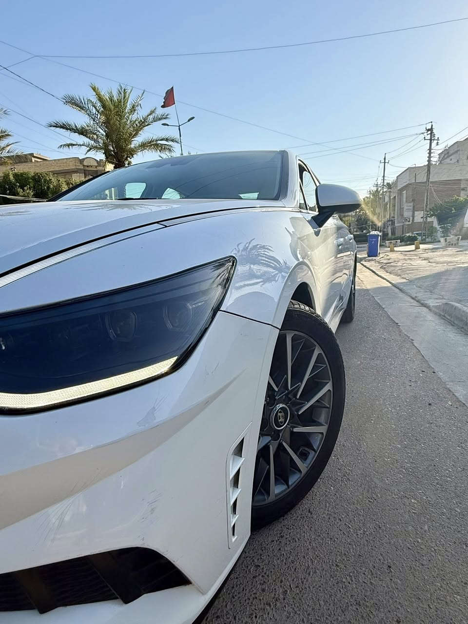 السلام عليكم 
سوناتة 2020 
رقم اربيل تحويل مباشر 
مكينة 2500  
حادث جاملغ امامي سرقة وخسفة بين الجاملغ والباب الخلفي 
مواصفات 
داخل جلد ابيض 
درايڤ مود
سايد بريك دكمة 
رادار 
السيارة جديدة بمعنى الكلمة 
السعر 140 
للأستفسار 
***********

