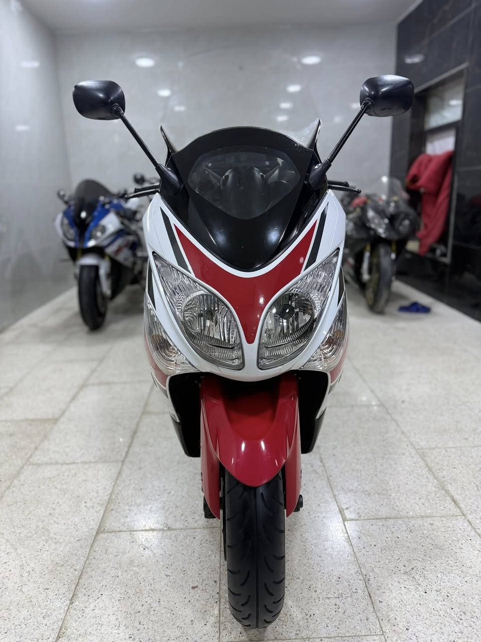 بسم الله ما شاء الله
تي ماكس ٢٠١١ خمسينية 
كفالة عامة بحالة الشركة نظافة ١٠٠/١٠٠
المسافة المقطوعة ٣٢  سويجات ٣ نسخ
بيع فقط بدون رقم فقط مكاتبة بيع وشراء
عنواني مدينة الصدر شارع الفلاح قطاع ١٢
السعر ٤٥ الراغب بالشراء هـ***********
