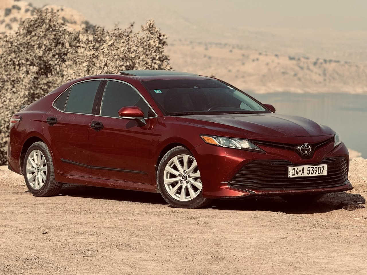 كامري مديل2018 LE وارد امريكي  حادث امامي مذكور بصورة سطحي بدون دواخل كفاله لغد وشاصي بدون اي ضرر خارجي. بقية سيارة كفاله عامة سيارة نضيفه واستخدام شخصي  ماشيه السيارة 113محرك معروف 2.5 كير AT يجي 8 نمر محرك وكير كفاله سيارة بعده بلادية وجاهزة من كل نواحي عده الدعامية لامامية يتحتاجلة ترتيب  
مواصفات السيارة/
فتحة سقف
كشن كهربائي 
حساسات خلفية امامية
نقط عمياء 
رادار 
المحافظة ع المسار
دخول ذكي 
شاشه جبيرة 
جميع الحساسات بسيارة تشتغل والعينة بدون اي كلووب مشتغل بيه سيارة بلادية من كل نواحي ودهن اصلي  وسيارة مال بيت استخدام شخصي فقط 
سيارة رقم بصرة هزة وسنويه جديدة ورقم الدولي جديد. وتحويل فقط بدون وكاله. فقط تحويل 
البصرة ابي الخصيب 
السعر المطلوب 175 وبيه مجال لطيبين 
***********
