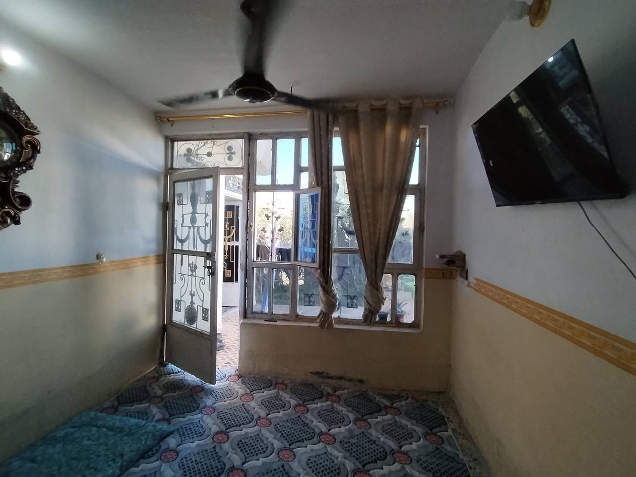 السلام عليكم بيت للبيع ركن شارع العريض حي رشيد مساحه ٢٥٠ متر موقع مميز بناء حديث سعر مناسب الشراي يتصل سعره ٥٥ بي مجال بسيط اللاستفسار اتصال *********** مراجعه مكتب النوارس
