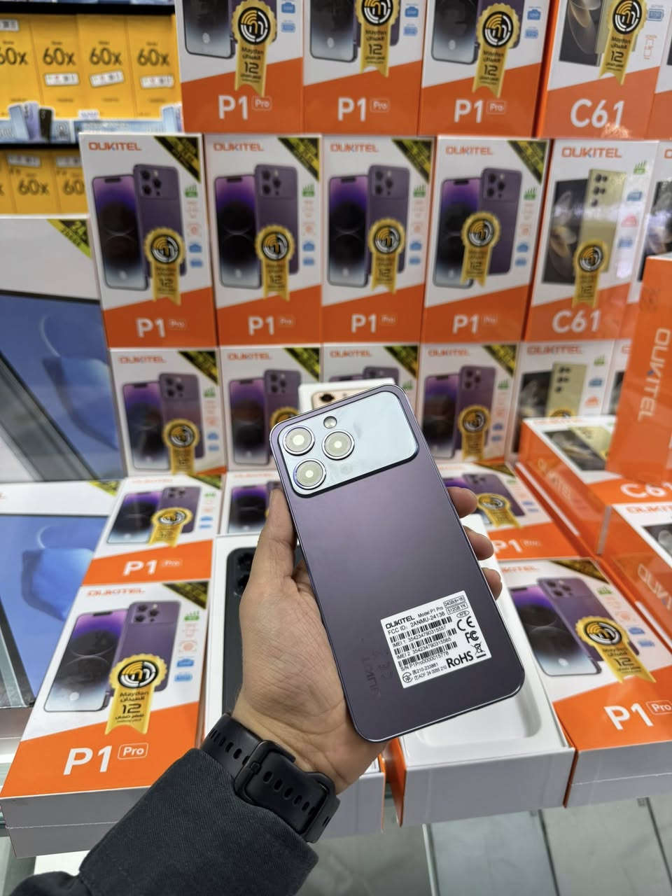 يوجد جميع الهواتف و الاكسسوارات
جمله + مفرد 
للتواصل ***********
