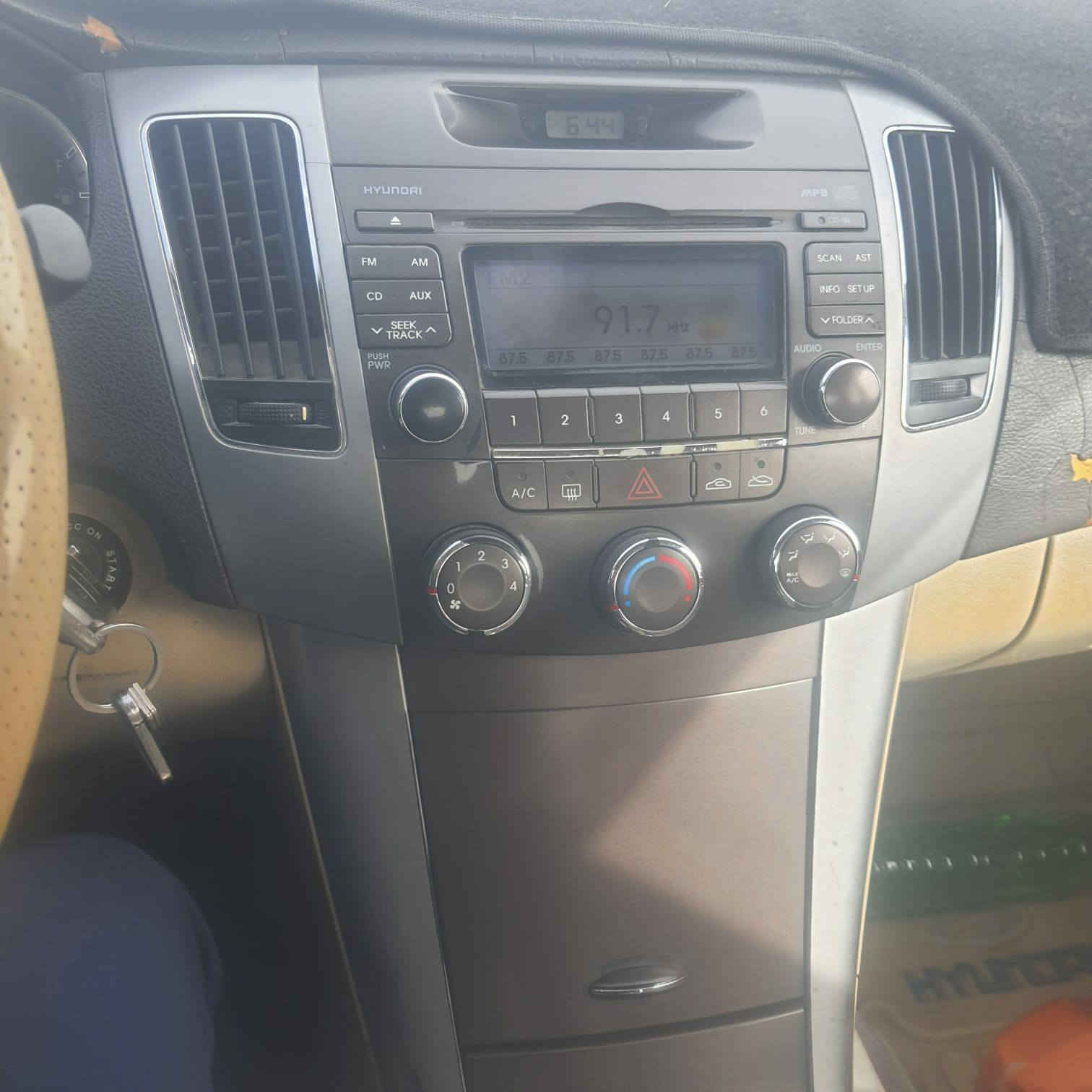 سياره سوناتا للبيع ٢٠٠٩ بابل مصبوغه حزام نظيفه ***********
