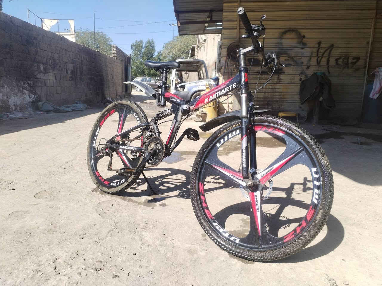 سلام عليكم بايسكل ويل كوب دبلات يطبك دبل كير  السعر 200 و بيه مجال قليل التواصل على الرقم ***********
