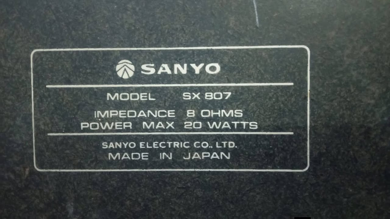 سماعات ماركة سانيو يابانية أصلية
القدرة 20 واط 
قياس  ( 44 × 30 × 19 ) cm 
صوت نقي وصافي 
للاستفار مراسلة الصفحة 

***********
