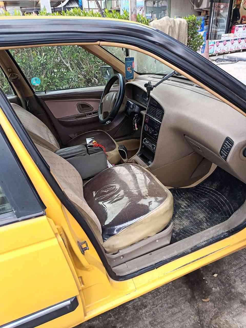 سياره بيجو 2012 مقفوله محرك تنقيص دهن بسيط كل شيء بيها شغال ما بيها طخه عنوان دوره جمعيه خير الله الرقم ***********
