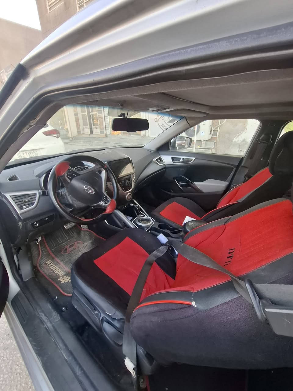 للبيع فولستر وارد امريكي رقم انكليزي ١٥ مديل ١٢ السعر ٥٥ مكان السياره حله م***********
