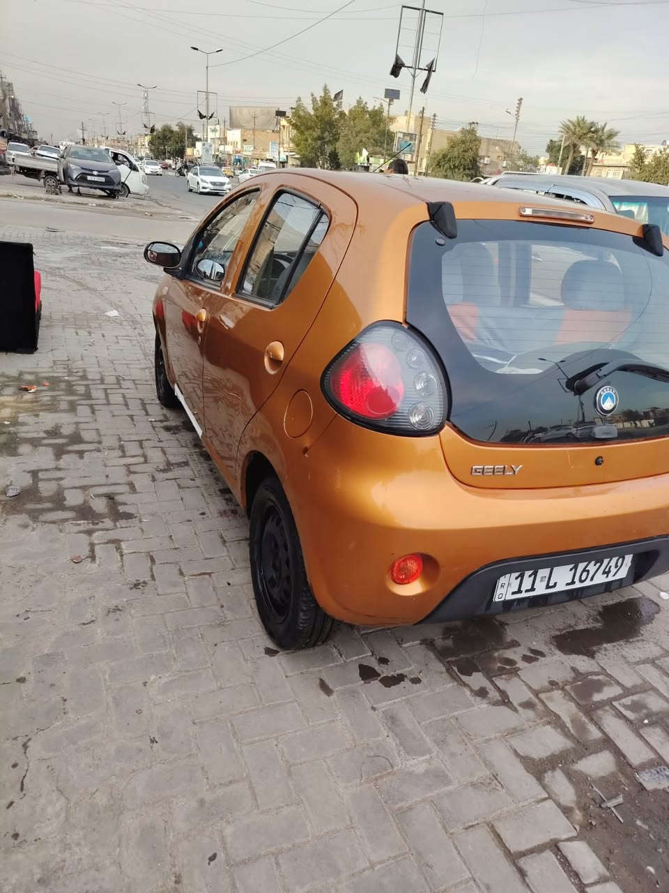 جيلي باندا 2012
رقم بغداد
بدون صبغ 
كير محرك تبريد مكفول
سياره ماشيه 65 الف حقيقي
عنوانهه بغداد البياع 
السعر 53 
اتصال ***********
