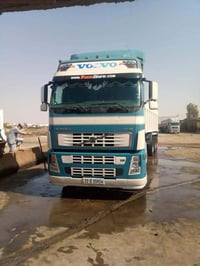 فولفو للبيع موديل ٢٠٠٤ مكفوله حجم ٤٢٠  كير اوتماتيك السياره جاهزه كبل ...