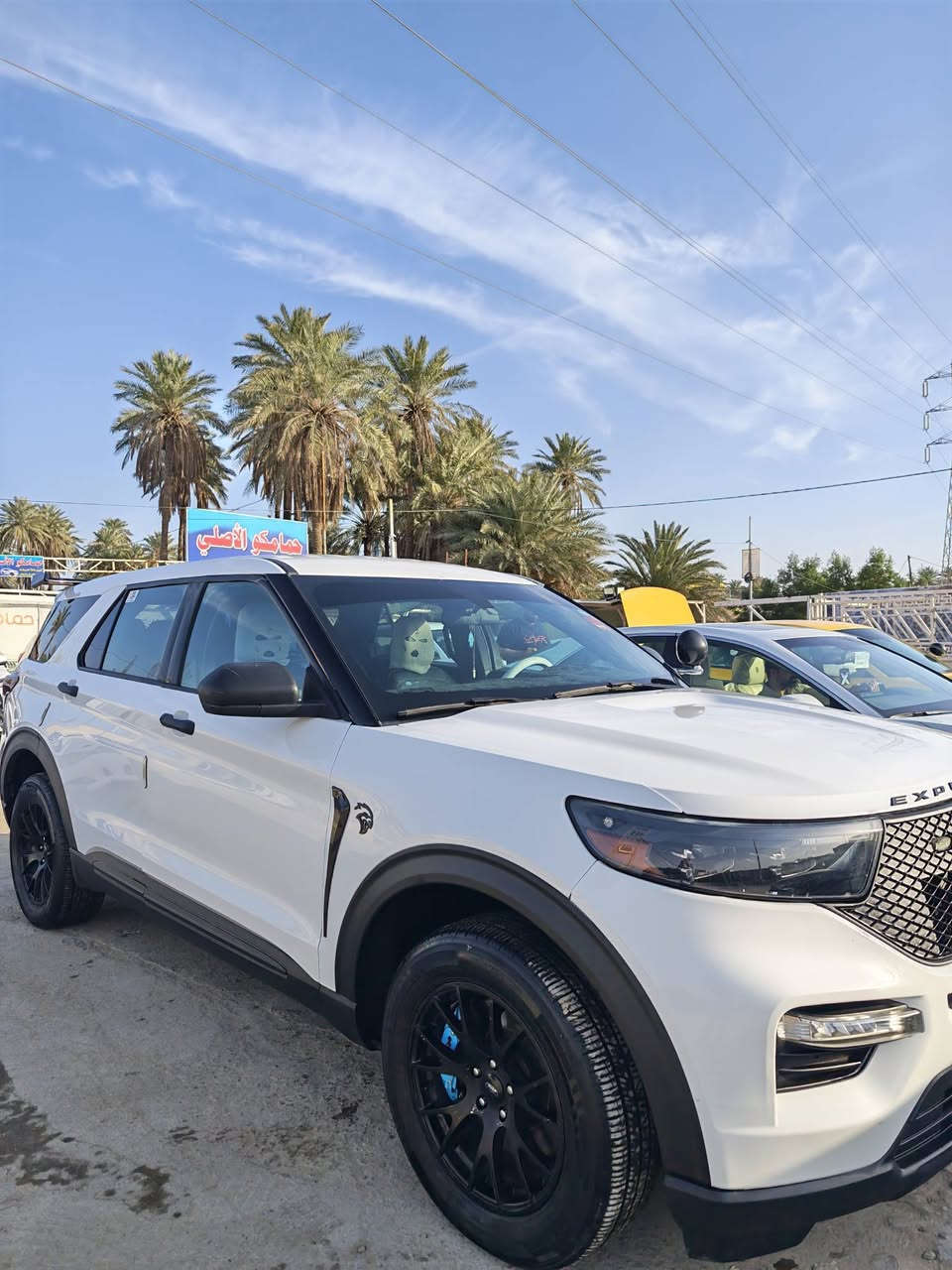 فورد اكسبلورر بوليسي موديل 2022
رقم انكليزي شمالي- اربيل
 عداد المسافه : 47 الف اmill حجم المحرك: V6 سلندر 3300  تنفس طبيعي فور ویل AWD
 الضرر : قبق جنطه دواخل مكفوله
وبيها صبغ باب الراكب اثر طخه دراجه
 ايرباكات سليمه المواصفات الاعتياديه معروفه 

🔥✅عليها اضافات حلوه 
📌1-جناح خلفي رياضي 
📌2-بوابات كزوز كاربون فايبر
📌3-هوائيات
📌4-ويل SRT + كفرات فجوج رياضي
📌5-اناره داخليه متغيره الالوان 
📌6-كشنات لونين كرسي السائق والراكب كهرباء
📌7-كامره خلفيه تحكمات ستيرن
📌8-تخم تاير جديد 
📌9-عليها بولش جديد 3مراحل
السياره جداً نظيفه بانزين محسن+ زيت المحرك من شركه MOTUL العالميه 
🌐مكان السياره الديوانية
السعر: 218 وبيها مجال 📍 
للاستفسار اتصال او واتساب✅
 ***********
