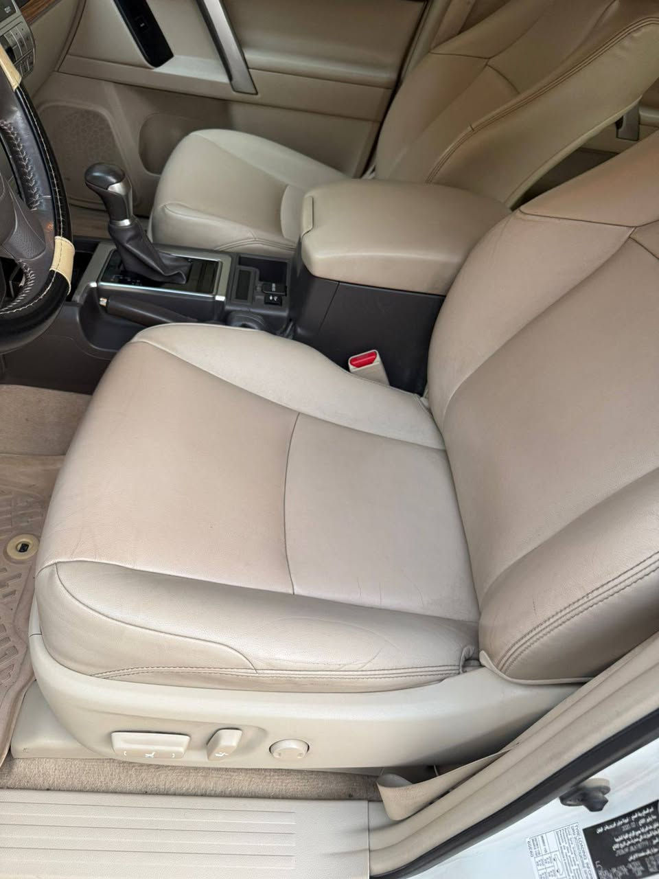 #برادو 2020
برادو ٢٠٢٠ جديدة جدا مكفولة من اي ملاحظة لا بارد ولا صبغ ولا تكحيل ولا فتح ولا تبديل ساز TXS مواصفات معروفة جلد كراسي امامي كهرباء رقم بغداد السيارة دهن شركة تخم تاير جديد اصلي ماشيه 69000 كم مكاني الكاظمية السعر 41800 $ ماكو هيج سعر بنظافتها اي استفسار ***********
