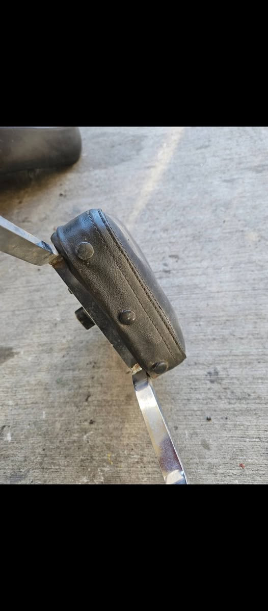 سلام عليكم
خوذ هتلريه جدد سعر القطعه 35 الف
تچوه هوندا شادو ترهم 400 و750 بلاديه الاصليه سعره 45 الف
اكو توصيل لاي مكان 
*********** وبي واتساب
