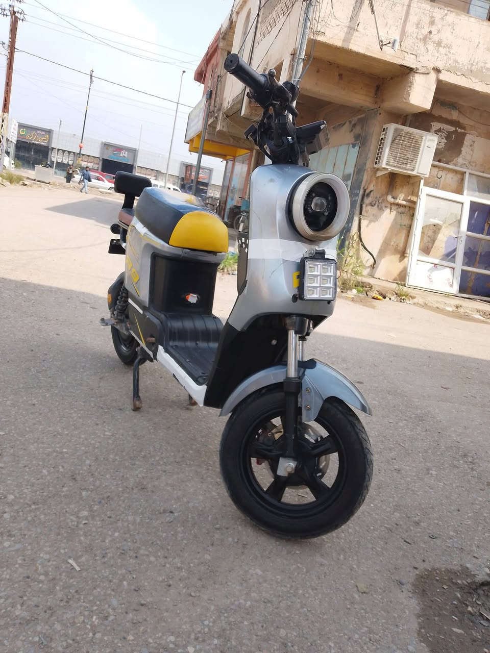 السلام عليكم دراجة شحن R9للبيع مديل 2024 المكان ديالى بعقوبة المفرق السعر 
325بيها مجال 
رقم الهاتم // ***********
