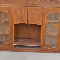 معرض خشب للبيع نضيف يرادله شويه ترتيب السعر 300  07851320525