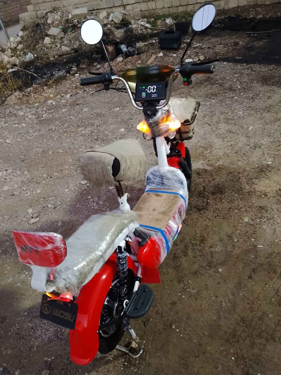 موطور شحن جديد كامل للبيع السعر ٢٢٥ وبي مجال أو مراوس اب موطور بانزين المكان بيجي ***********
