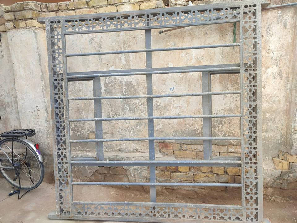 شباج  تسكام    *********** 

رميثه حي الشهداء   سبب البيع كملت بنيان وزاد عندي 
 
العرض مترين والطول مترين. ب100 وبي مجال لشراي
