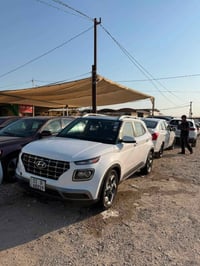 موديل ٢٠٢٢ • مرقمة بغداد • فتحة سقف