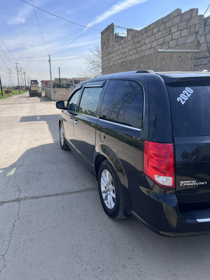 دوج كارفان موديل 2020ضررقطعتين جاملخ خلفي وباب سلايت فقط بدون دواخل رقم اربيل *********** هزة سنوية جديدة
