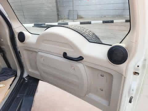📣باجيرو 2010 (الحبتور) بحاله ممتازه📣
المواصفات العامه:

الموديل: ميتسوبيشي باجيرو 2010.

المواصفات: فول مواصفات (خليجي - الحبتور) غنيه عن التعريف.

فتحة سقف (سلايد روف) كهربائيه كبيره.

كراسي جلد أصليه ومريحه جداً.

تحكم كهربائي بمقعد السائق والمعاون.

نظام الدفع الرباعي (Super Select 4WD) بأربع وضعيات للتحكم بالدبل والمحاور.

ثلاجه وسطيه أصليه وشغاله.

تبريد مركزي ثلاثي القطع واصل لكافه المقاعد (7 راكب).

نظام صوتي متطور (Rockford Acoustic Design) مع ساب ووفر خلفي أصلي.

مثبت سرعه (كروز كونترول) في المقود.

تحكم ستيرن (أزرار التحكم بالصوت والاتصال من المقود).

حساسات خلفيه أصليه للمساعدخ على الرَكن.

لايتات زينون عاليه الكثافه مع بخاخات تنظيف اللايتات الأماميه.

ويلات كروم (رينقات) حجم 17 أو 18 إنش الأصليه.

أنظمه الأمان: نظام فرامل ABS، مانع الانزلاق وتثبيت السياره التلقائي، وإيرباغات كامله

المحرك والكير: بحاله ممتازة جداً (بشرط الفحص).

التكييف: تبريد ثلج + تدفئه جاهره وشغاله 100%.

الوضع الميكانيكي: السياره جاهزه تماماً من كل النواقص (شغل واطلع).

حالة البودي والجاملغ:
 نظيف جداً، ويحتوي على قطعتين صبغ فقط بسبب شخوط بسيطه وبدون أي حوادث قويه.

السعر وقابليه التفاوض:
السعر: 123 ورقه (12,300$) وبيها مجال بعد المعاينه والفحص.

للتواصل والاستفسار:

الهاتف:[***********] واتساب.
