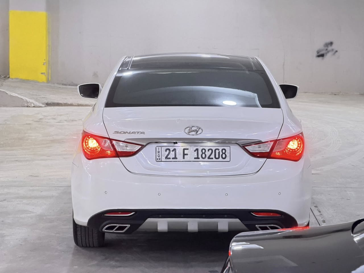 سلام عليكم 
للبيع 
هونداي سوناته 
موديل 2013
مكينه 2400
بانوراما 
تحكم ستيرن 
رقم وسنويه جديد 
تخم تايرات جديد 
صدر امامي خلفي جديد 
مكان السيارة دياله خانقين 
اي استفسار 
***********
