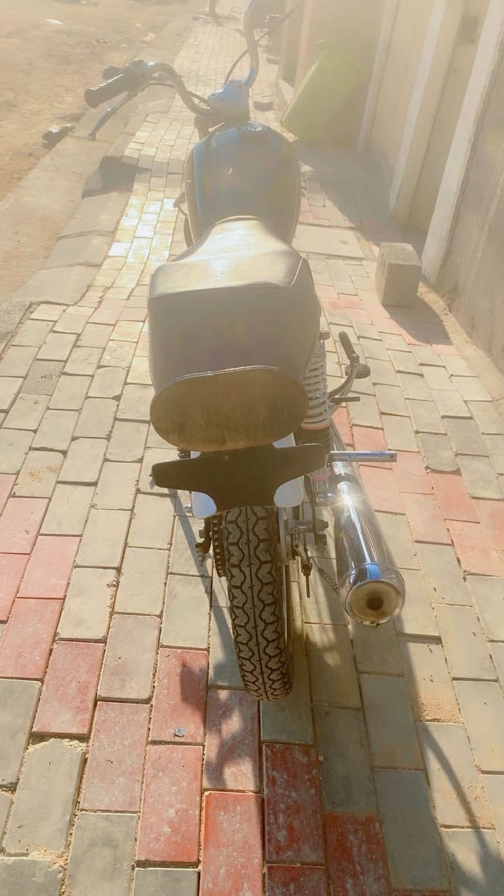 السلام عليكم دراجه اربعه كير للبيع مكينه نامه بمتياز تعمير اربعه وعشين اوراق اسكنر العنوان كربلاء المقدسه حي العسكري ***********
