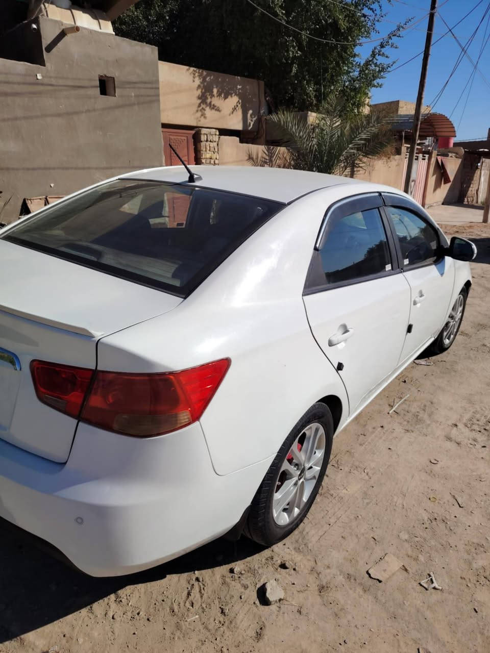 السلام عليكم كيا سيراتو موديل 2011 وارد خليجي رقم بغداد انكليزي مصبوغه حزام  بدون دواخل كير مكينة  1600 تبريد  ثلح طخم تاير  سنتر لوك تحكم ستيرن باتري جديد   اشاير بلمري  مري شفط حساس خلفي  السياره احلى من صور بهواي مال جناي  تجي وشوف سياره استعمال شخصي فقط السعر 86  وبيه مجال *********** اتصل وبيك خير  وتدلل
