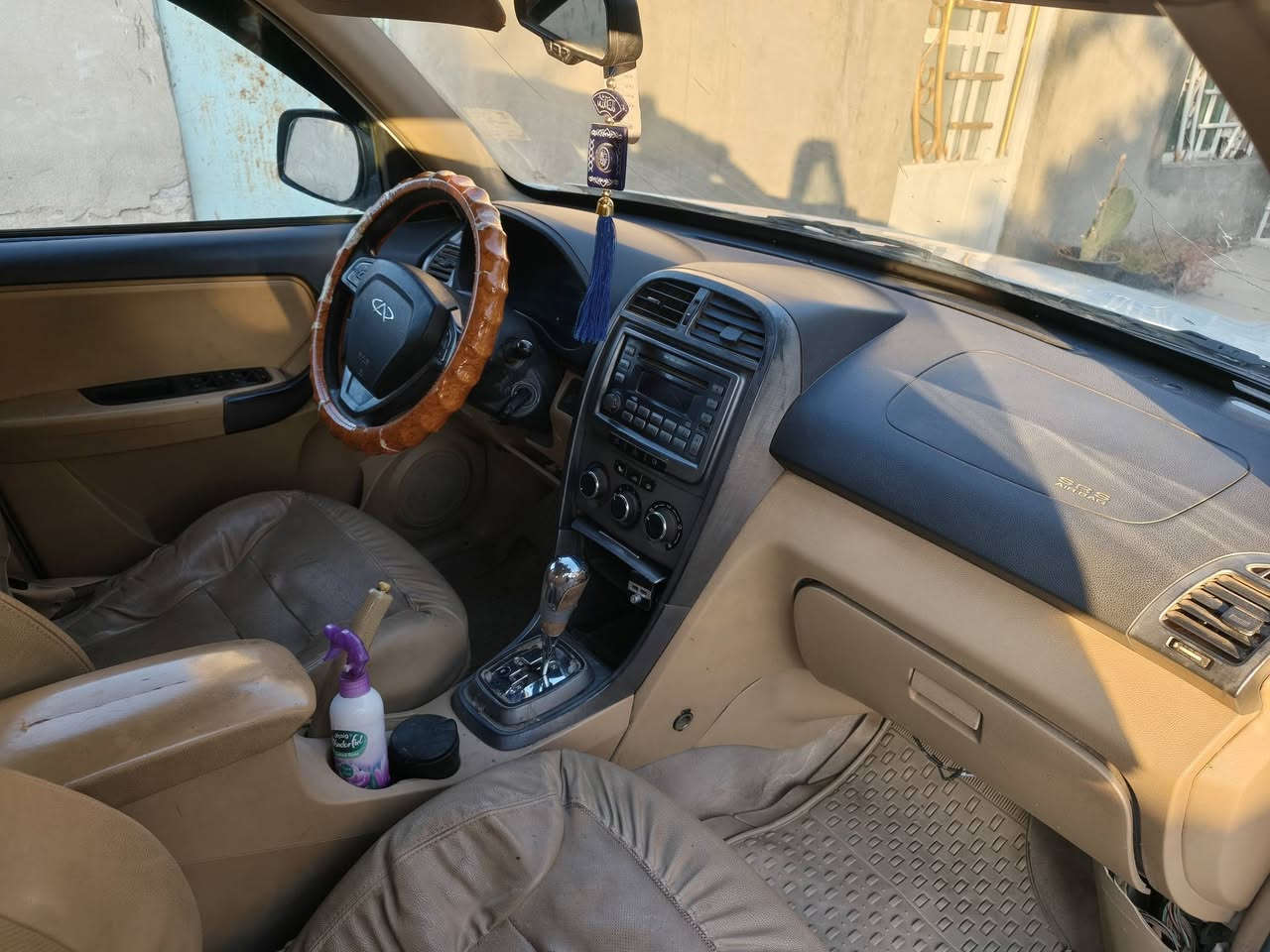 السلام عليكم
تيكو 2013 للبيع 

سياره حلوه نصبتها حلوه كير مكينه مكفولات السياره مكفوله عدا بنيد مبدل 

كير كهرباء (5)نمر 

المكينه..  1800

سياره شلعتها حلوه مواصفات كشنات جلد 

فتحه تدفئه تبريد شغال خير من الله رقمها قادسيه(16) بسمي مداور ثاني يوم رقم انكليزي سنويه لل 2030 (السعر 60) وبيها مجال للشراي 
مكاني ديوانيه 
رقم ***********
