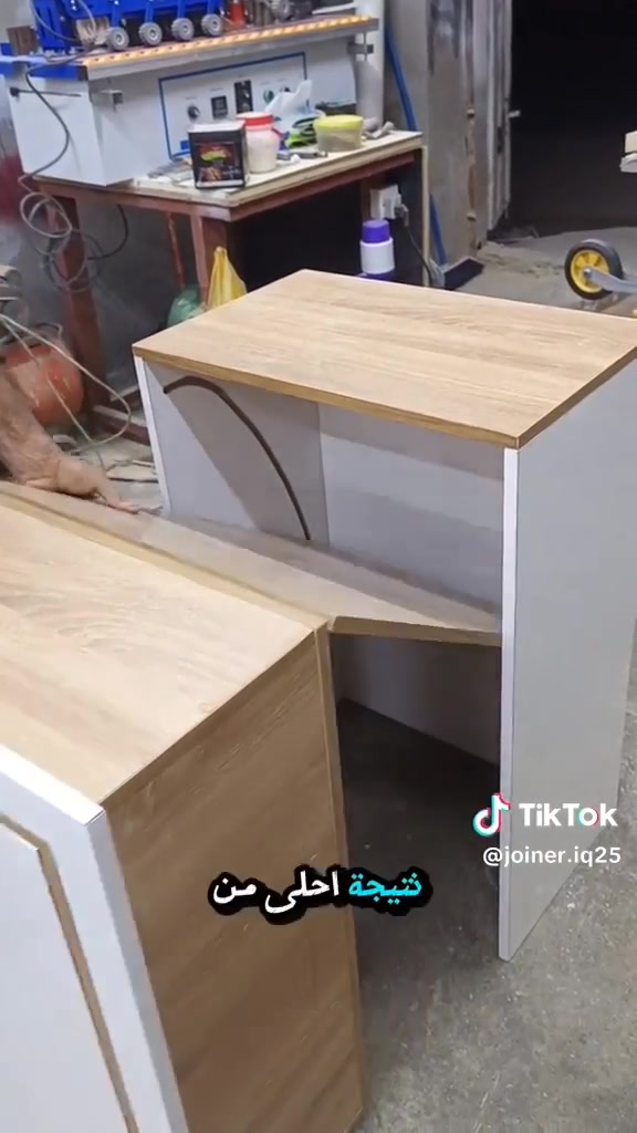 ميز مكتب سحب مع كومدي داخل الميز