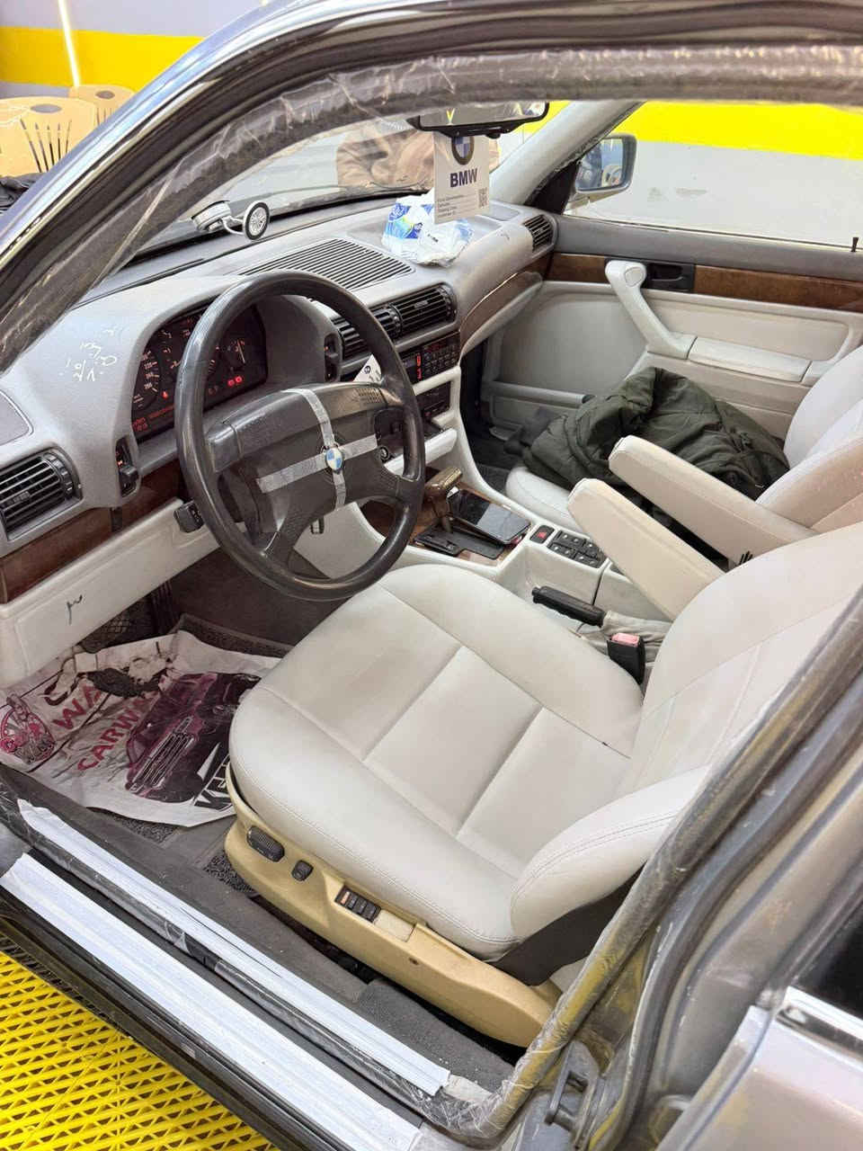 بي ام دبليو 735 iAمديل 1991بجم عريض بلاد 
محرك 3500بلاد 
السيارة بلادية مابيه قطعة وحدة تجاري 
تشوفه عبالك مخزنة 
كير كهربائي 7 بن 
سيارة بلادية شركة 
حدادة امامي ١٠٠٪؜ 
حدادة خلفي ١٠٠٪؜
تخم تاير ١٠٠٪؜ 
تخم ويل ١٠٠٪؜ 
غرفة ابيض اوفوايت ١٠٠٪؜ 
بصمتين وسويج 
   داخله صاج ملكي 
كشنات كهرباء ميموري ٨حركات ٤حركات  خزن ميموري 
كتلوكات الشركة كله بلادية 
تدفئة الكشنات الامامي شغال 
تدفئة تبريد 
هيترات المراية الوسط شغال 
هيترات المري الجوانب شغال 
المري الجانبية تحكم كهرباء 
المراية الوسطية اوتماتيك مع السكن 
هيتر الجامة الخلفي شغال 
اريل بلادي 
منضومة تليفون بلادي 
سلايت او بانوراما ٣طكات 
ماسحات زراكات الكل شغال 
دبل كمبيوتر تكدر من خلالة تقفل السرعة 
وبيه هواي مواصفات 
بيه حساس حرارة الجو بلادي يطلع بل كمبيوتر 
وحساس حرارة المحرك بل كمبويتر 
اكروز سرعة او مثبت سرعة 
نضام ABS
 جرس تنبيه 
تبريد قطعتين 
صالنصة مالV8 طرب

🛑 السعر سوي تعليق يصل مباشرة 🤖 

جكمجة  
مصبوغة عام جمالية فقط مكفولة 
من الحادث والكص والعيب الشرعي 
شرط غرامات تحويل شرط مكاني 
سماوة
سيارة كوله بلادية للاخير 

رقم صاحب  
***********
***********
