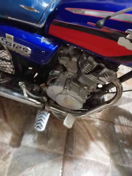 دراجه تايكر موديل 21للبيع كلشي مناقصها بس باتري سعر 375وبيها مجال حك الجيه رقمي ***********
