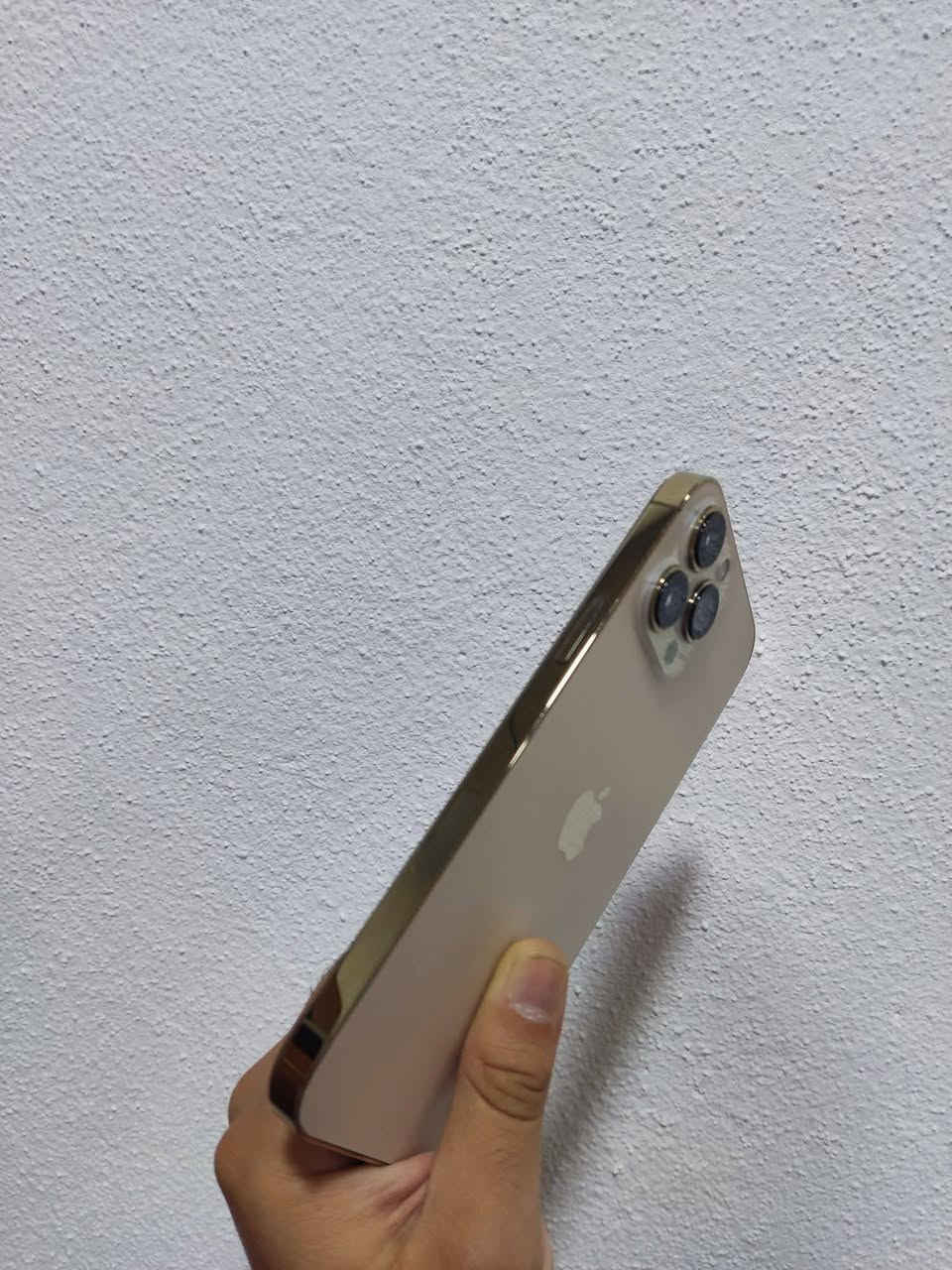 ​للبيع: iPhone 13 Pro Max
الذاكرة: 256 جيجابايت.

​صحة البطارية: 84%.

نموذج M

​الحالة: الجهاز نظيف جداً كما موضح في الصور

​ضمان اسبوع فحص

​السعر: [740]

للتواصل: [***********]
