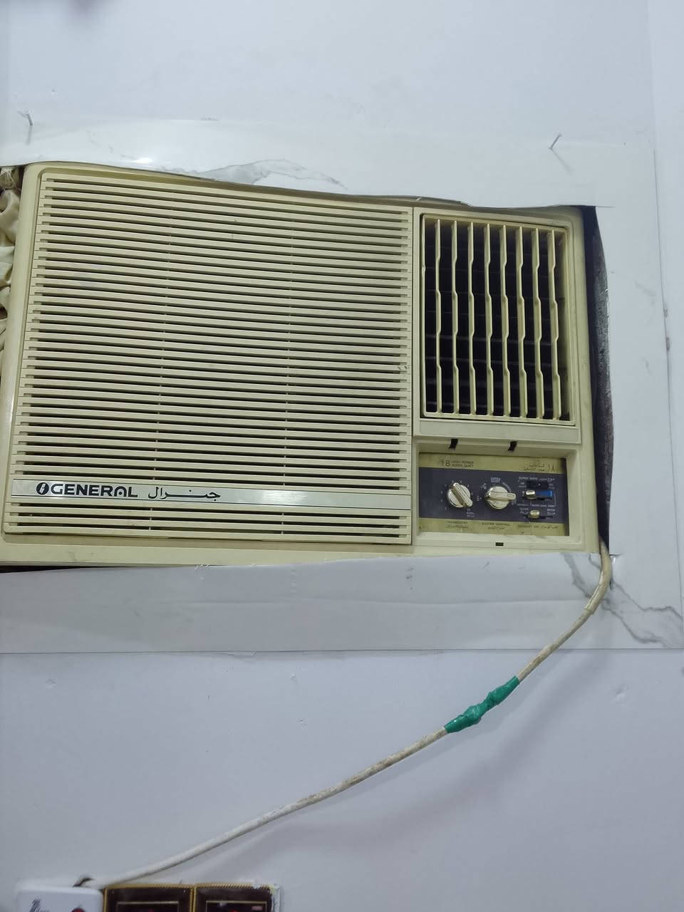 مكيف جنرال طن ونص اصلي شغال شرط التبريد 
السعر260.
***********.
