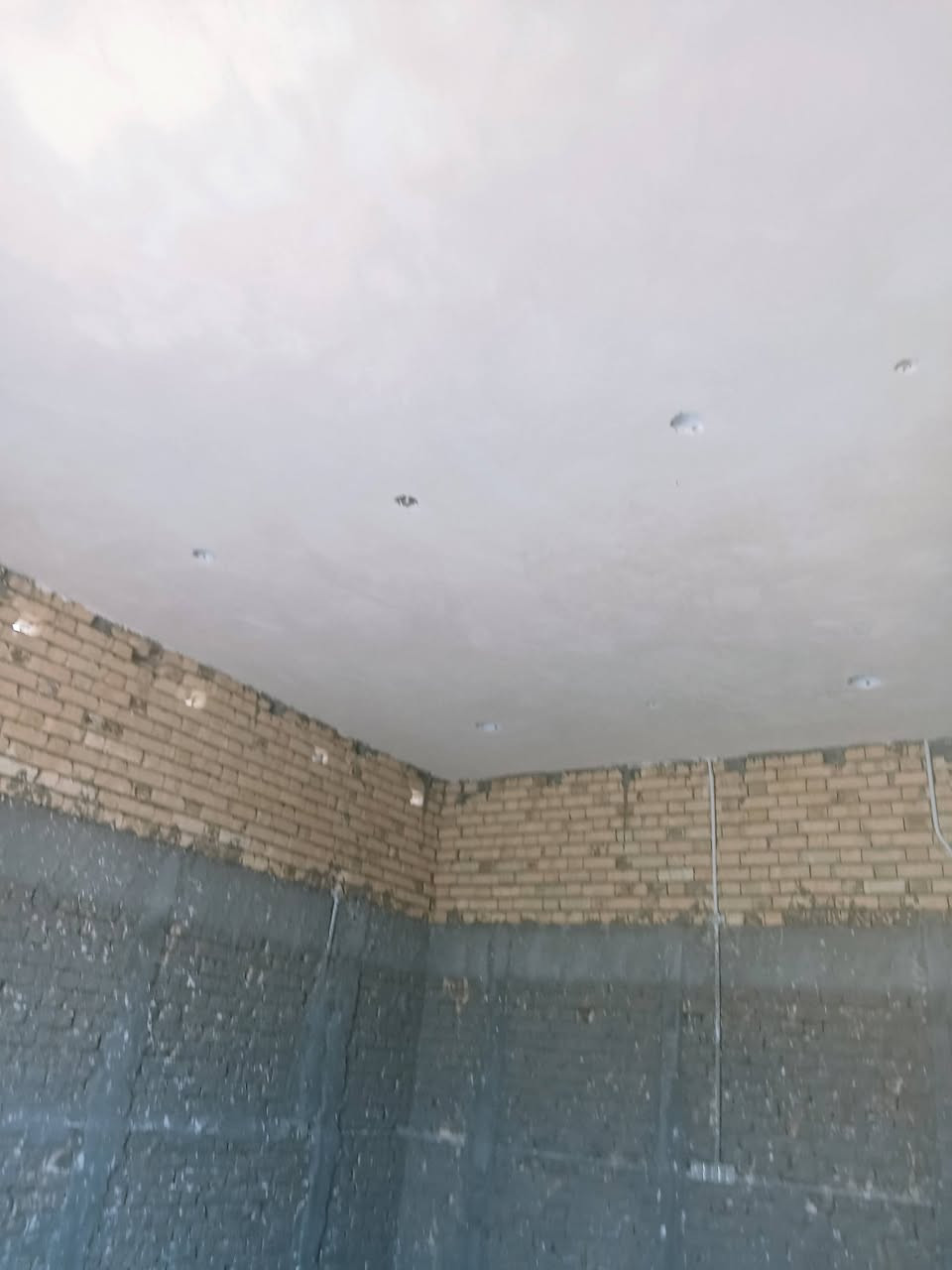 سلام وعليكم اي واحد يحتاج البخ اسود اوبيض سقوف جص سميت بورك لبخ درجه اوله اركان كبان دخل البصرة وذا شغل اهواي عادي حته لومحفظات رقم الهاتف***********محمد المنصوري
