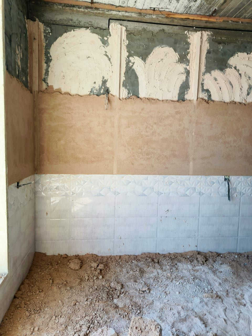 السلام عليكم لباخ  اسمنت اجراره سقل لط  وشغل جص شغل درجه اوله لي يرضى الله والرزق على الله .. ***********
