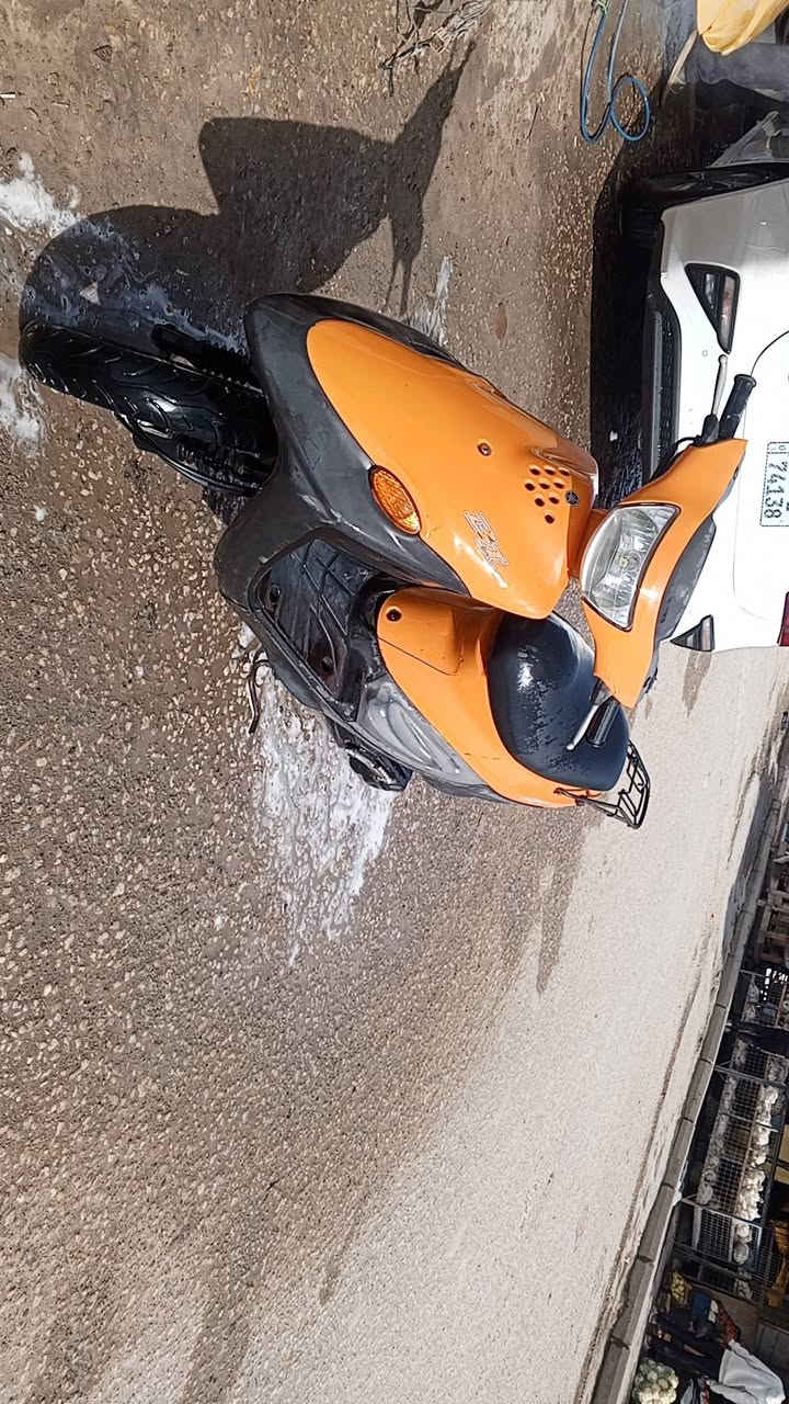 بيجي برتقالي مامفتوح برغي ولا داخله مصلح ابد افحص وين ميعجبك دراجه ماخذها حاويه لامتعوبه ولا ماشيه هواي على وضعها مشي خير من الله كهربائيات شغاله نكرة سلف السعر 650 وبيها مجال للشراي هاذه رقمي *********** خابرني وبيك حيل ودلل
