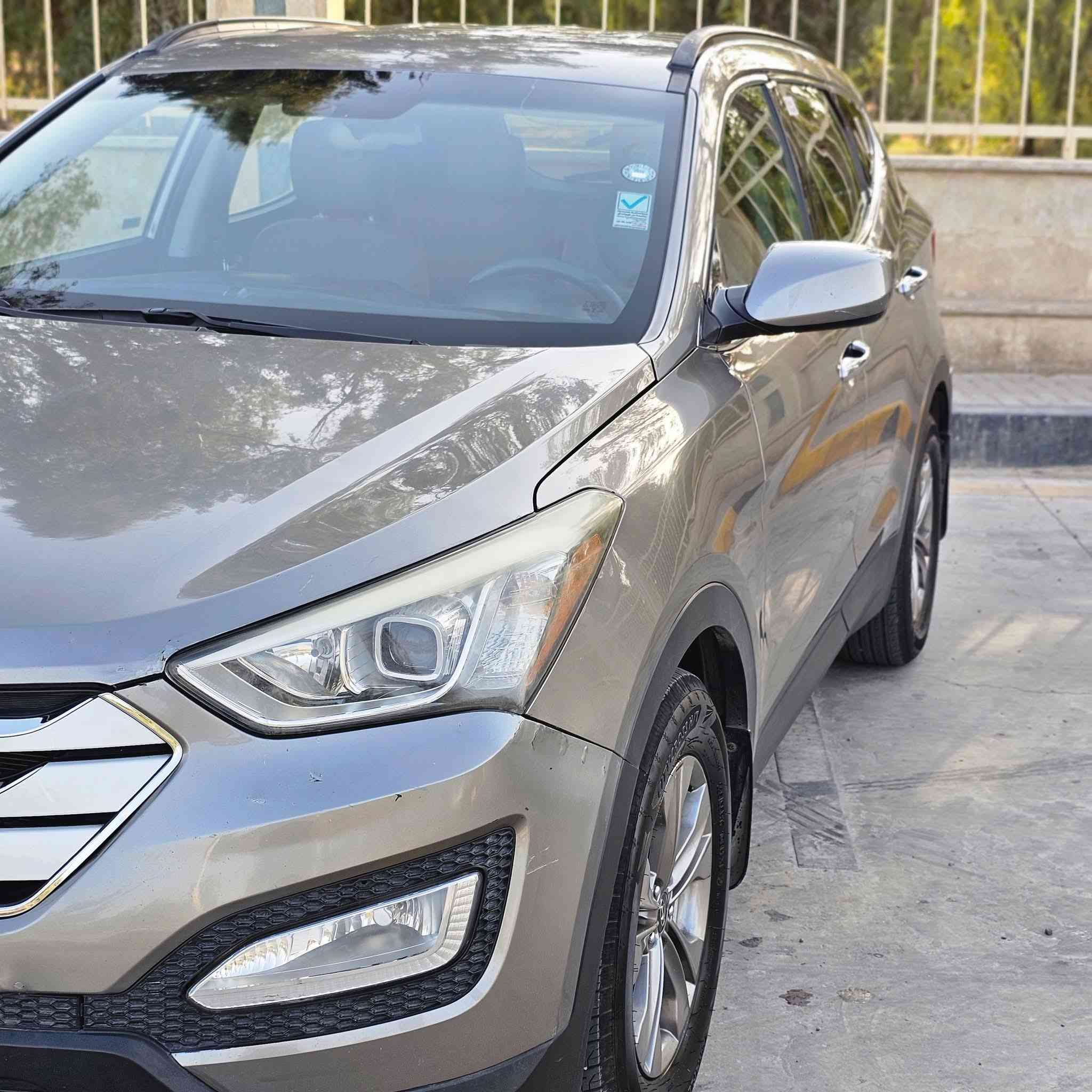 سنتافي ٢٠١٦
حادثها موضح بل صوره  بدون ايربك
بدون صبغ فقط تعديل بارد 

محرك كير طخم ايطارات  باتري جديد باقي التفصيل بشرط  سعر ١٥٢ وبيها مجال
***********
***********
اسامة السيد Majid R AlMashhadanii
