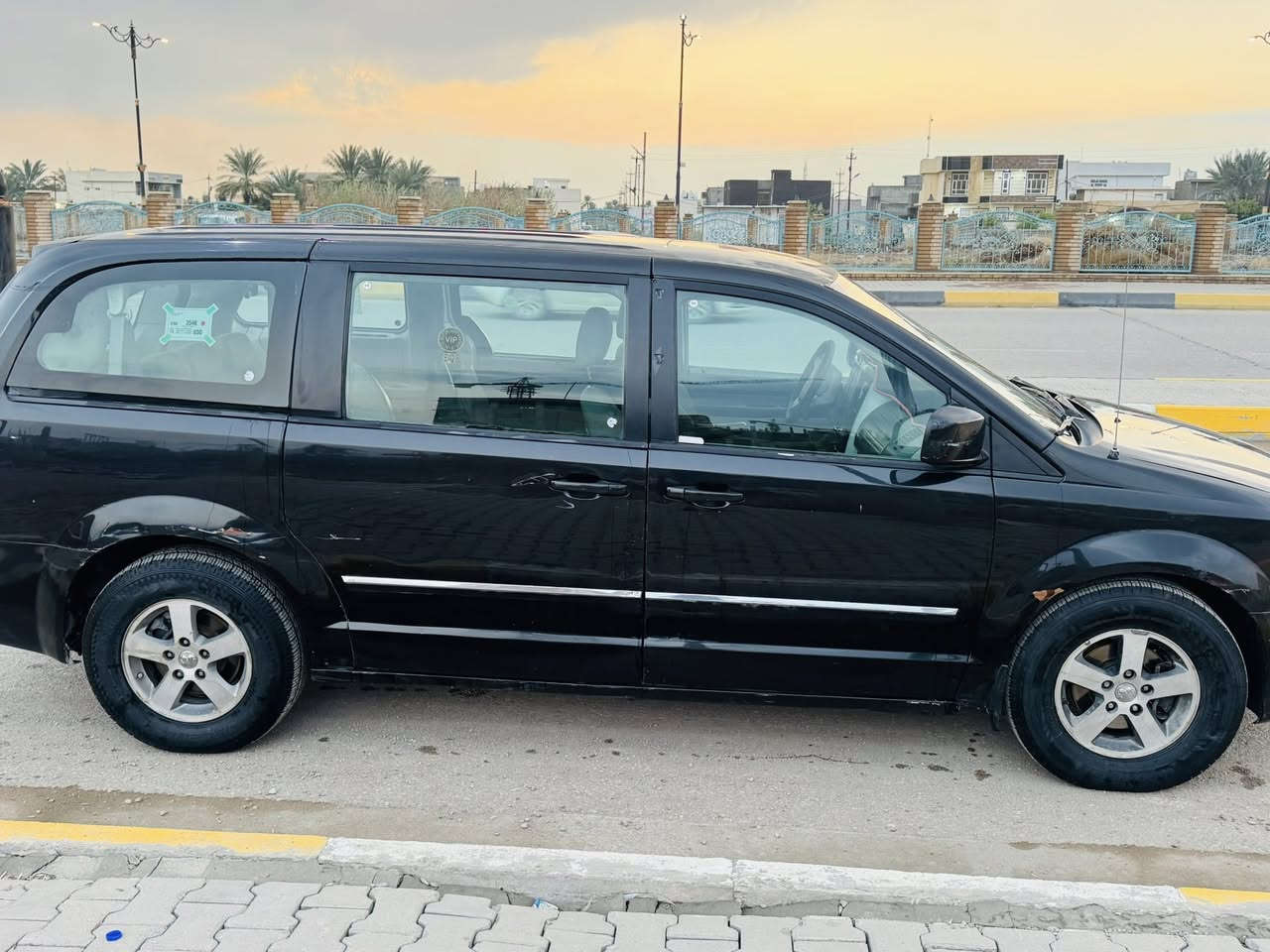 دوج كرفان 2008 سياره كامله كير مكينه صافيات 
Sxt فول 
جام 6كهرباء 
تدفئه تبريد 3 قطع
كشن كهرباء 
3قطع بدون دواخل
وارد امريكي 
ماكو ضربه بلبجم
رقم اربيل سنويه 31 هزه 26شهر 10
السعر 105
مكاني ديالى بعقوبه التحرير
بيها كارت بانزين كركوك
السياره باسمي رقمي ***********
