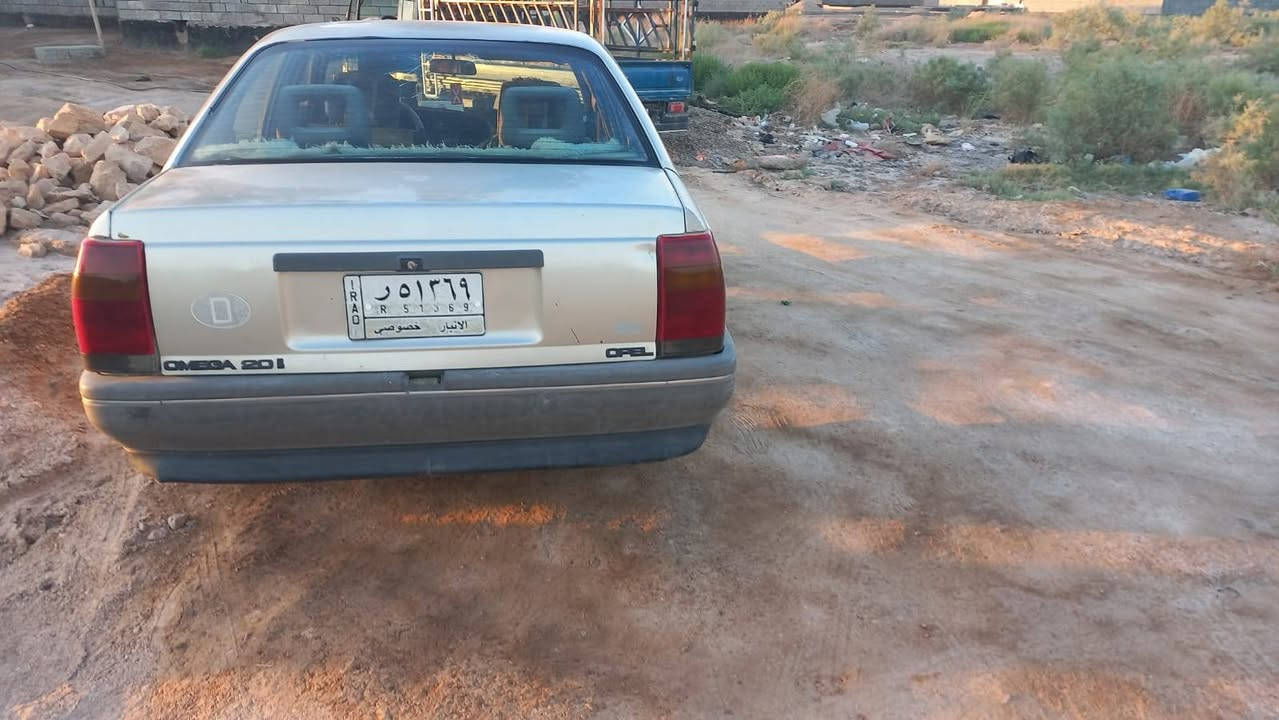 للبيع اوبل اوميكا موديل ٨٩
محرك ٢٠٠ كير اكسل فول تخم تاير 
سياره بلاديه مامصبوغه كهربائيات كله شغاله سياره بلاديه مال جناي غرفته جديده السعر ٢٤ عليه غرامه  ورقتين ينكصن من سعره مكاني الرمادي ***********
